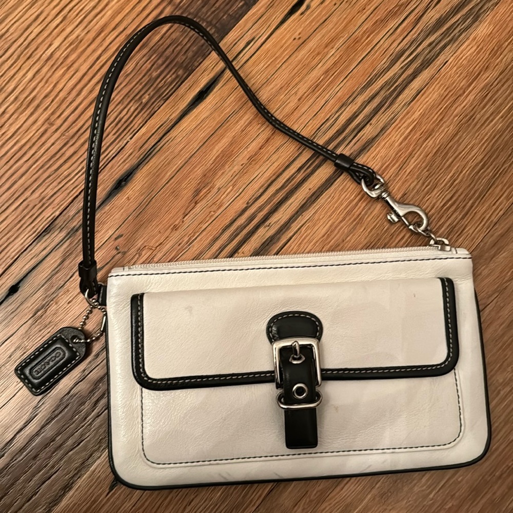 White Coach Clutch